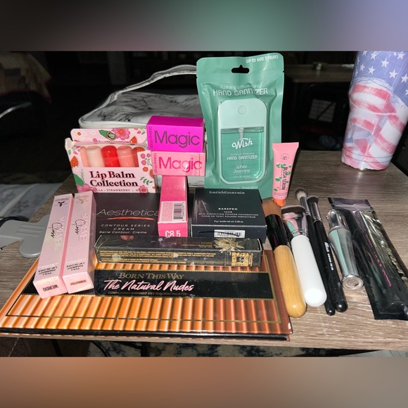 Jeffree Star Other - NEW-Large Makeup Bundle-18 items (Jeffree Star, Too Faced, Bare Minerals, etc.)